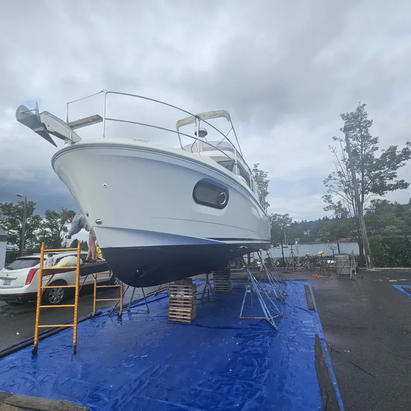 Slide: The Image of 2020 Beneteau Swift Trawler 30 on the hard - 7818201