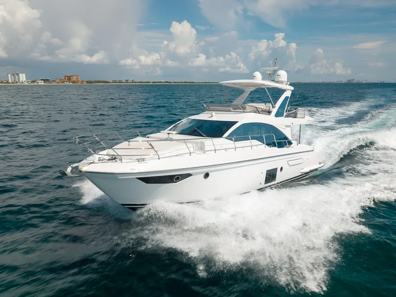 Slide: The Image of Azimut FLY 50 2025 - 7818330