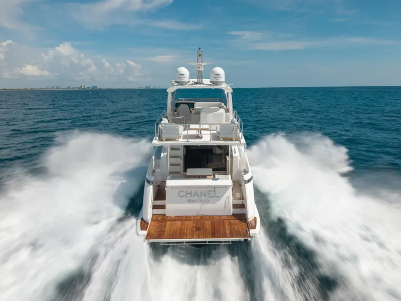Slide: The Image of Azimut FLY 50 2025 - 7818336