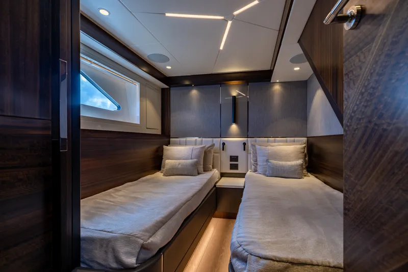 Slide: The Image of Sunseeker Manhattan 68 2022 - 7927283