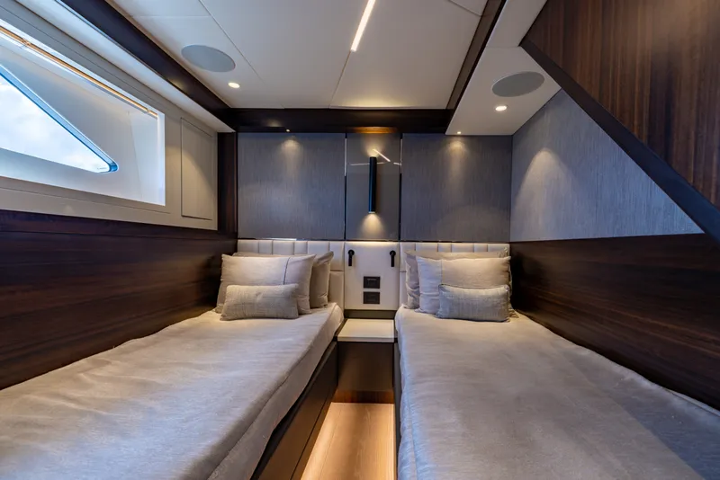 Slide: The Image of Sunseeker Manhattan 68 2022 - 7927272