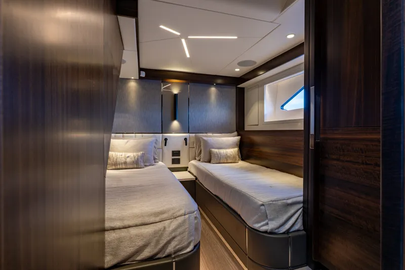 Slide: The Image of Sunseeker Manhattan 68 2022 - 7927276
