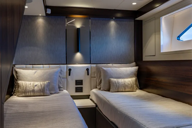 Slide: The Image of Sunseeker Manhattan 68 2022 - 7927277