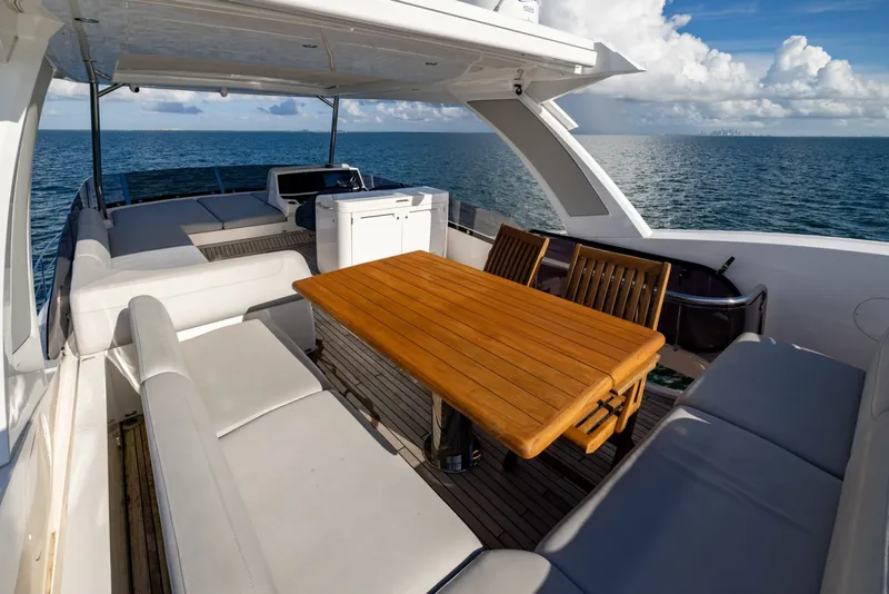 Slide: The Image of Sunseeker Manhattan 68 2022 - 7927221
