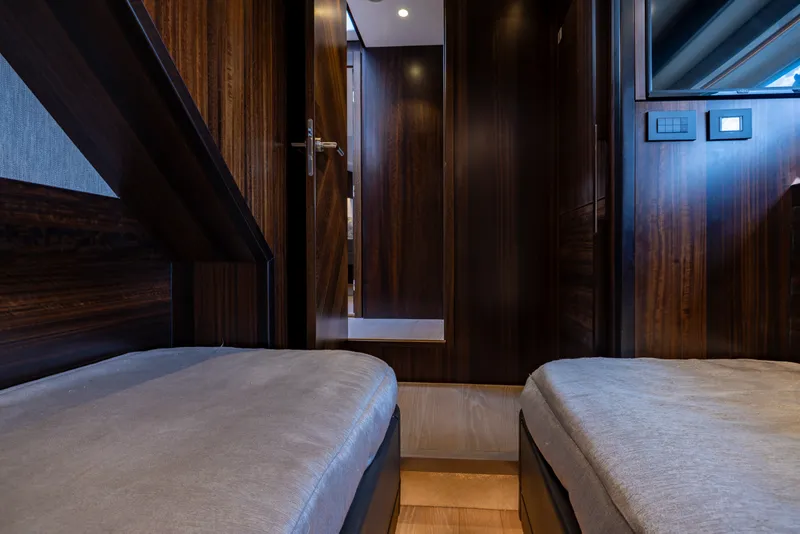 Slide: The Image of Sunseeker Manhattan 68 2022 - 7927273