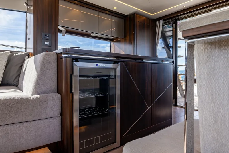 Slide: The Image of Sunseeker Manhattan 68 2022 - 7927252
