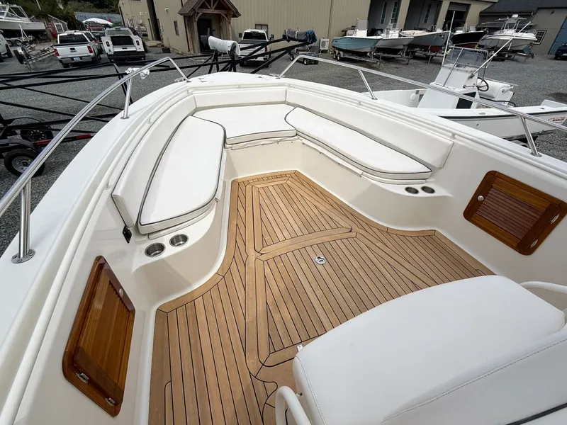 Slide: The Image of Boston Whaler Justice 32 2013 - 7820647