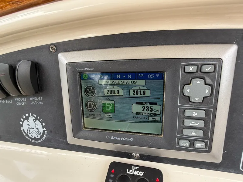 Slide: The Image of Boston Whaler Justice 32 2013 - 7820645
