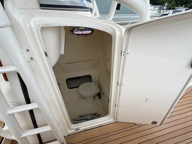 Slide: The Image of Boston Whaler Justice 32 2013 - 7820657