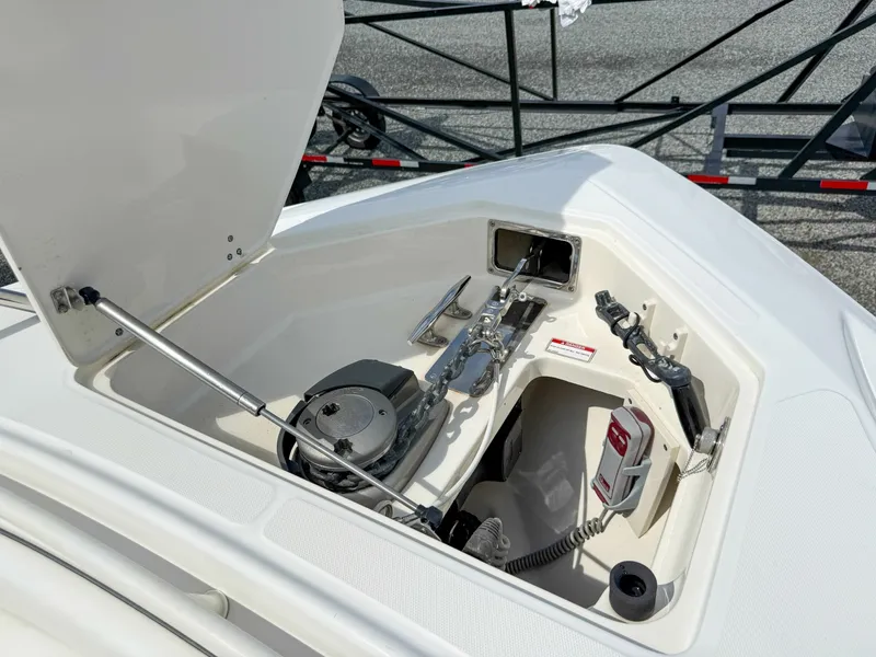 Slide: The Image of Boston Whaler Justice 32 2013 - 7820625