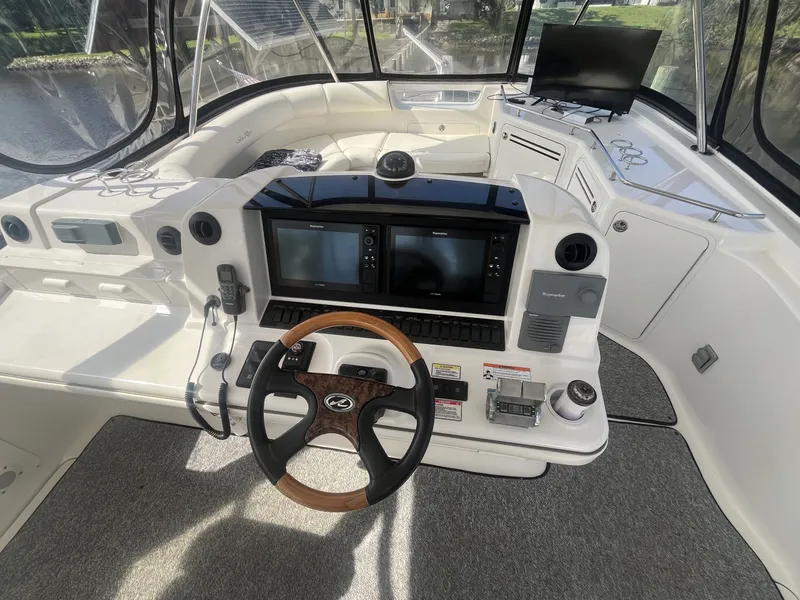 Slide: The Image of Sea Ray 58 Sedan Bridge 2006 - 7820937