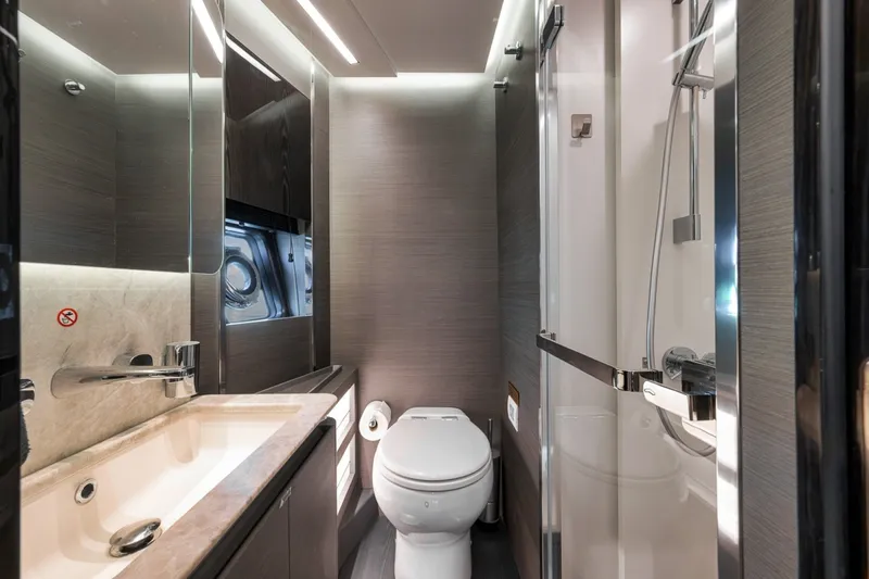 Slide: The Image of Azimut S8 2024 - 7821317