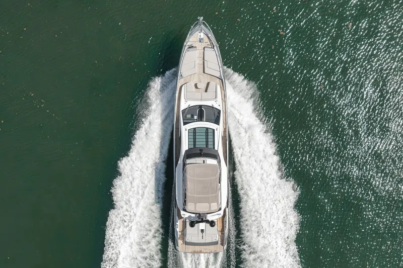 Slide: The Image of Azimut S8 2024 - 7821274