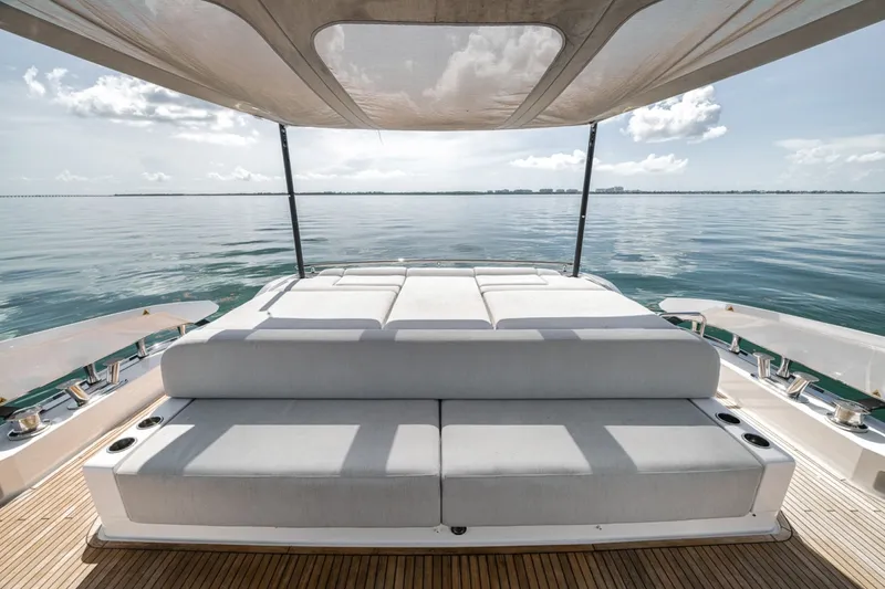 Slide: The Image of Azimut S8 2024 - 7821286