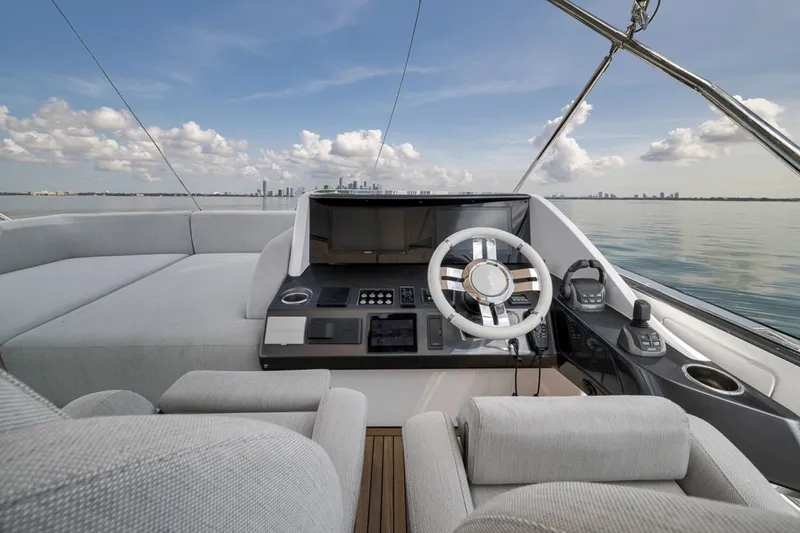 Slide: The Image of Azimut S8 2024 - 7821278
