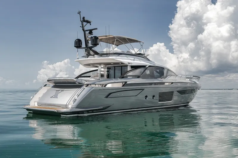 Slide: The Image of Azimut S8 2024 - 7821260