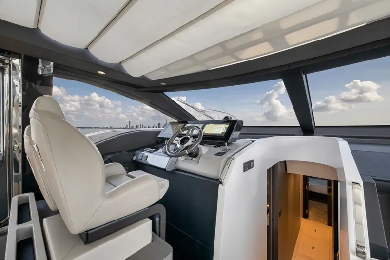 Slide: The Image of Azimut S8 2024 - 7821298