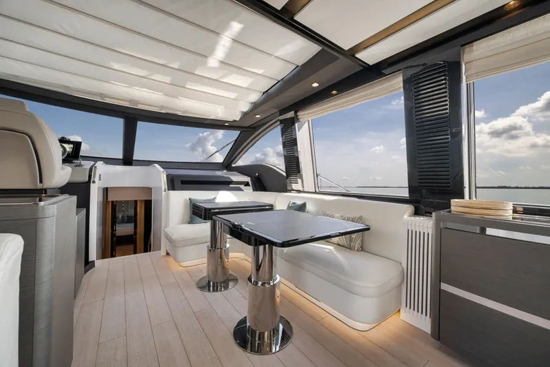 Slide: The Image of Azimut S8 2024 - 7821296