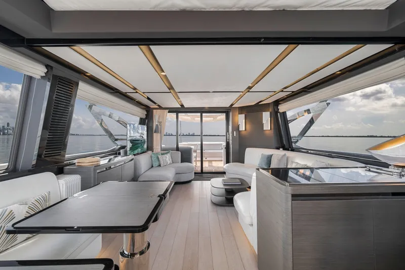 Slide: The Image of Azimut S8 2024 - 7821295