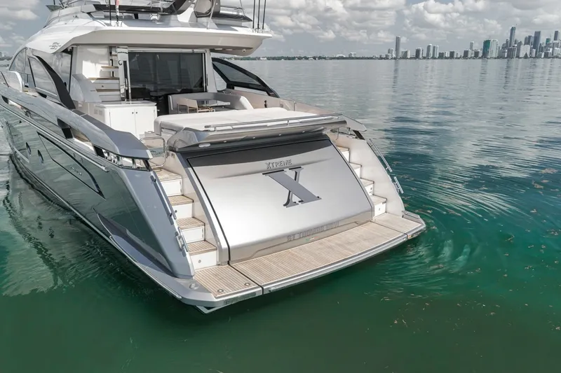 Slide: The Image of Azimut S8 2024 - 7821266