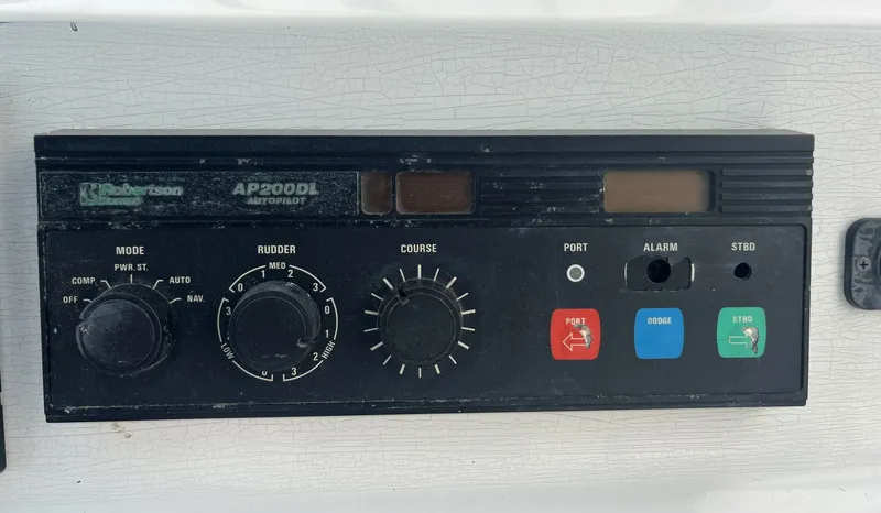 Slide: The Image of Symbol 44 Sun Deck MK II 1987 - 7930352