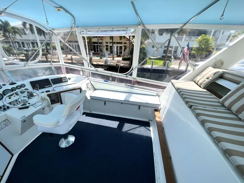 Slide: The Image of Symbol 44 Sun Deck MK II 1987 - 7930285