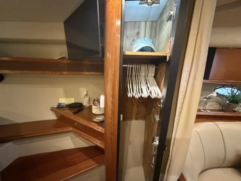 Slide: The Image of Forward hanging locker - 7821962