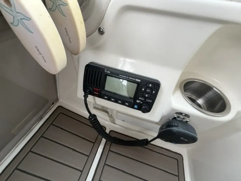 Slide: The Image of ICOM VHF radio - 7821878