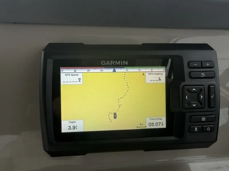 Slide: The Image of Garmin chartplotter - 7822052