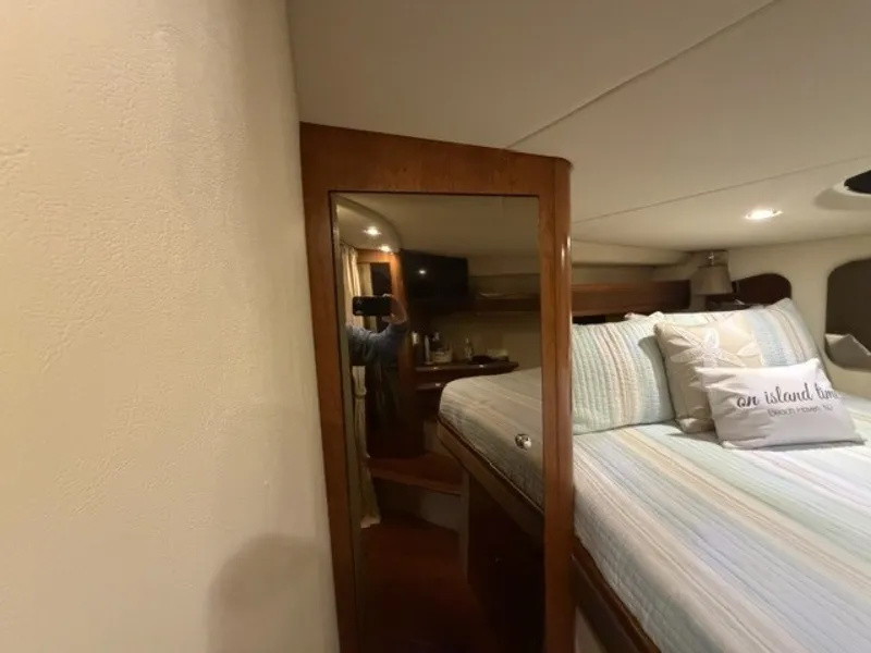 Slide: The Image of Forward berth port hanging locker - 7821965