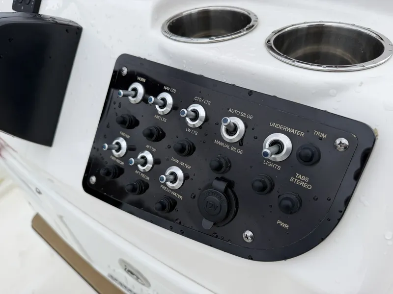 Slide: The Image of NauticStar 211 Hybrid 2023 - 7822181