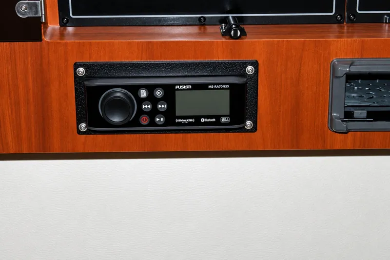 Slide: The Image of Sport-Craft 3010 Sport Fisher 2001 - 8052315