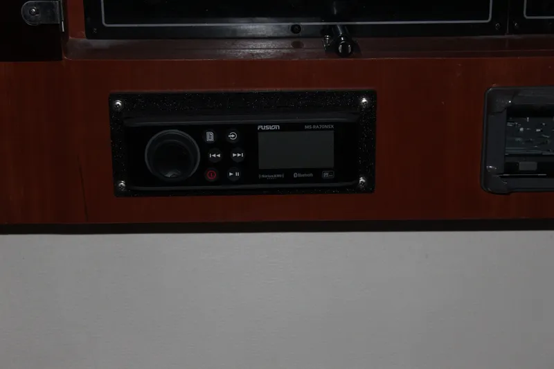 Slide: The Image of Sport-Craft 3010 Sport Fisher 2001 - 7822336