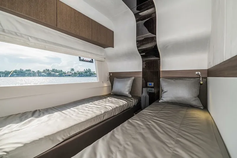 Slide: The Image of Galeon 680 FLY 2025 - 7822465