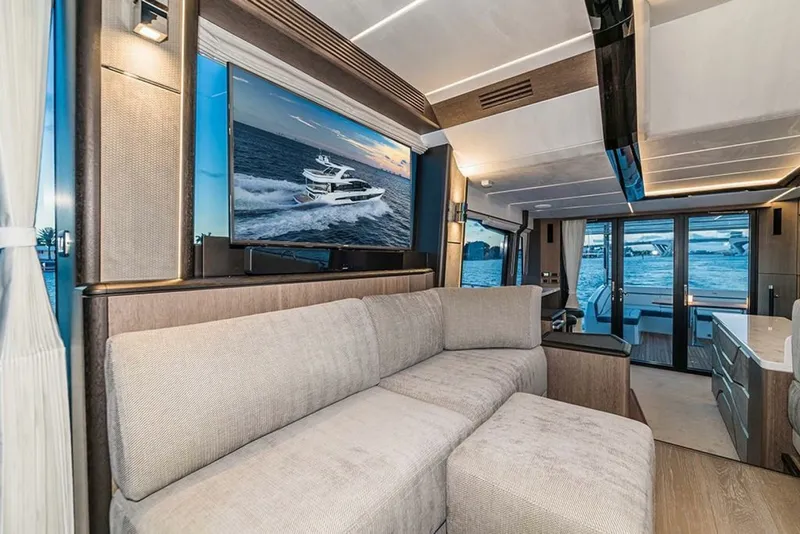 Slide: The Image of Galeon 680 FLY 2025 - 7822442
