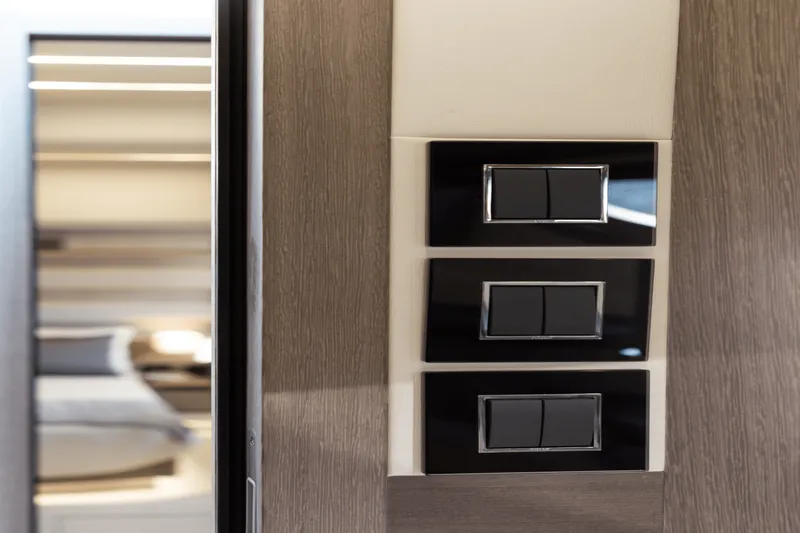 Slide: The Image of Galeon 560 FLY 2027 - 7822561