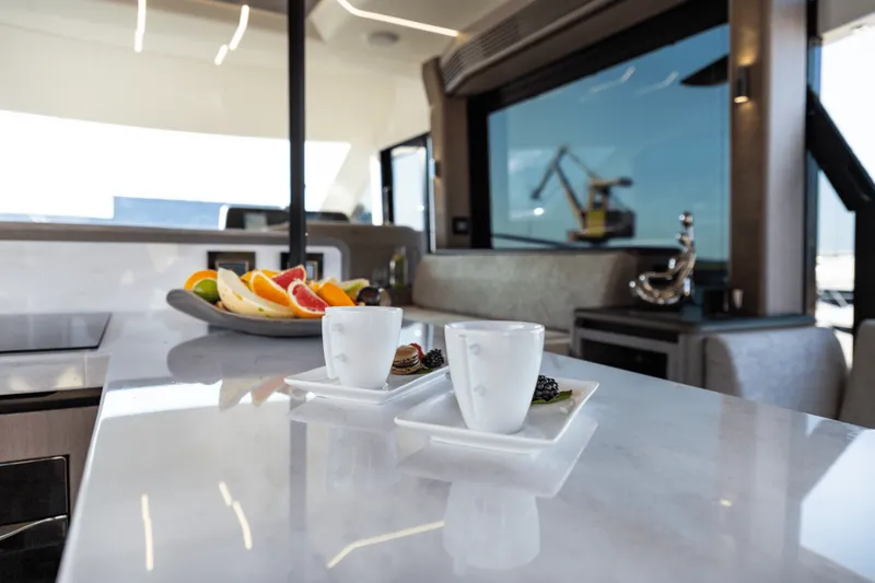 Slide: The Image of Galeon 560 FLY 2027 - 7822548