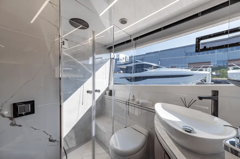 Slide: The Image of Galeon 560 FLY 2027 - 7822498