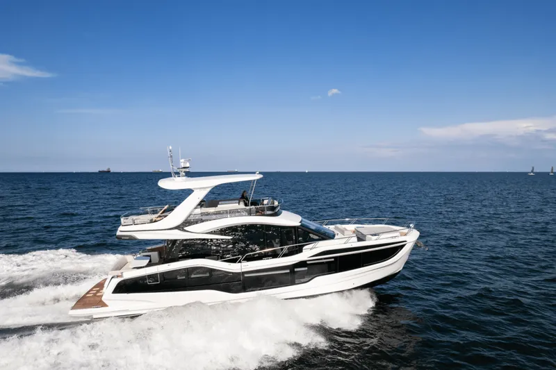 Slide: The Image of Galeon 560 FLY 2027 - 7822480
