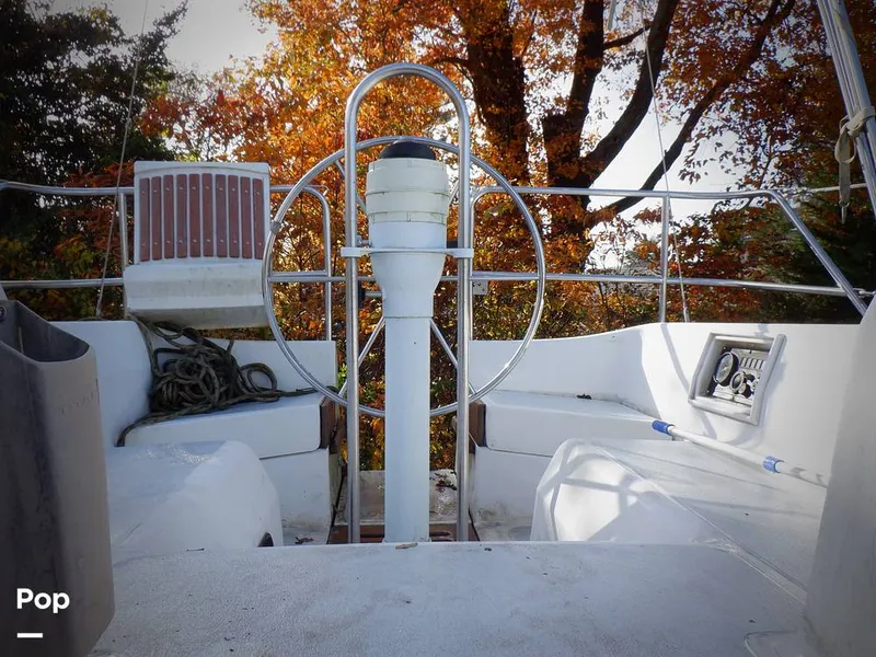 Slide: The Image of Hunter 30 1989 - 11551757