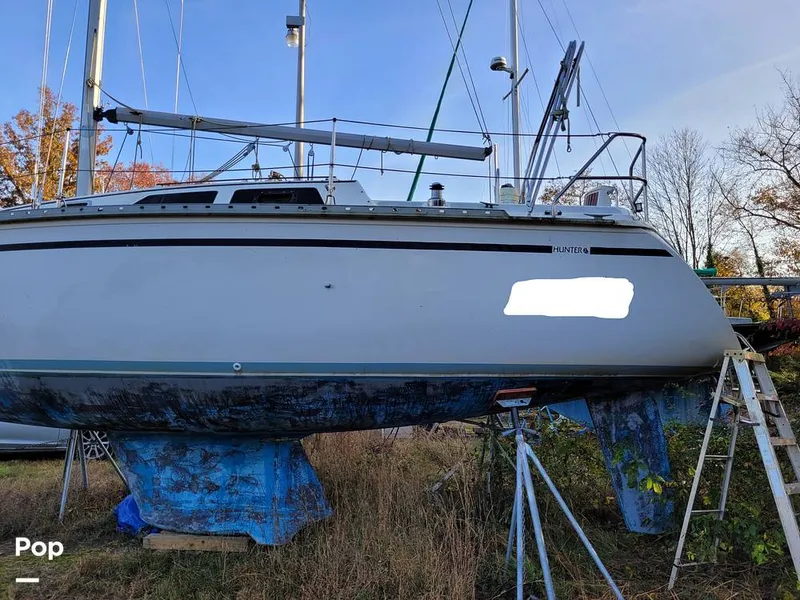 Slide: The Image of Hunter 30 1989 - 11562273