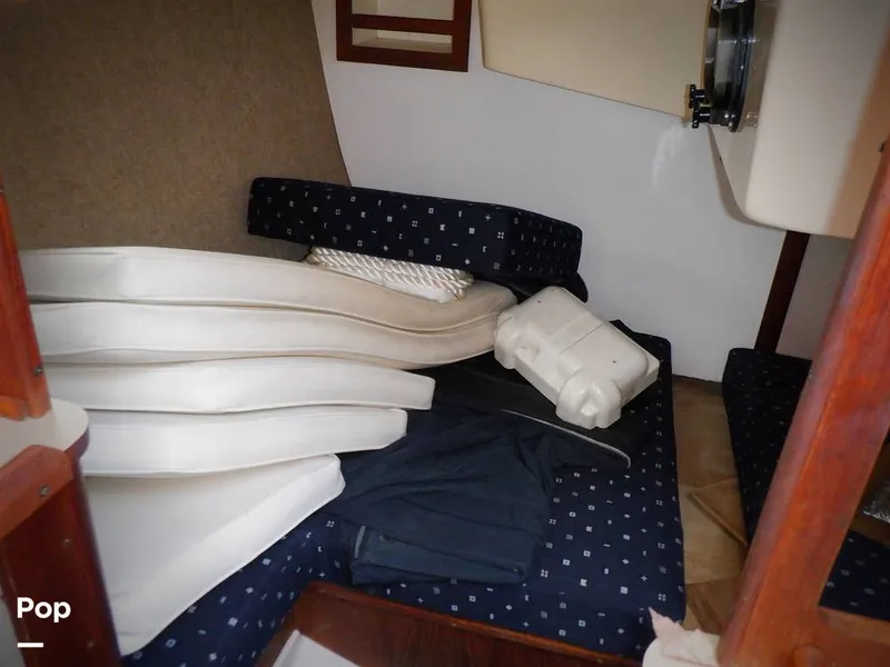 Slide: The Image of Hunter 30 1989 - 11551718