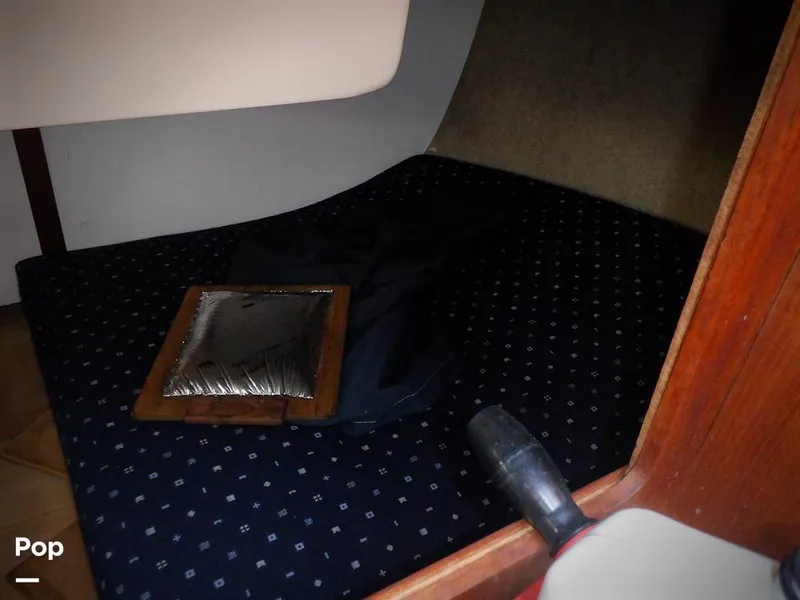 Slide: The Image of Hunter 30 1989 - 11551719