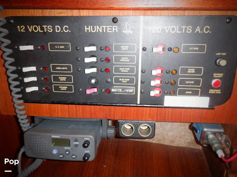 Slide: The Image of Hunter 30 1989 - 11551733