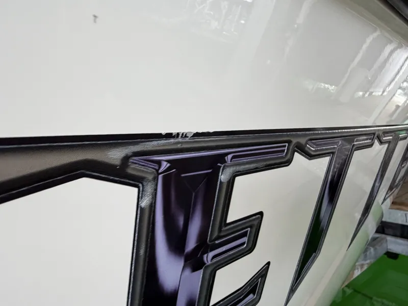 Slide: The Image of Malibu Wakesetter 247 LSV 2011 - 7824831