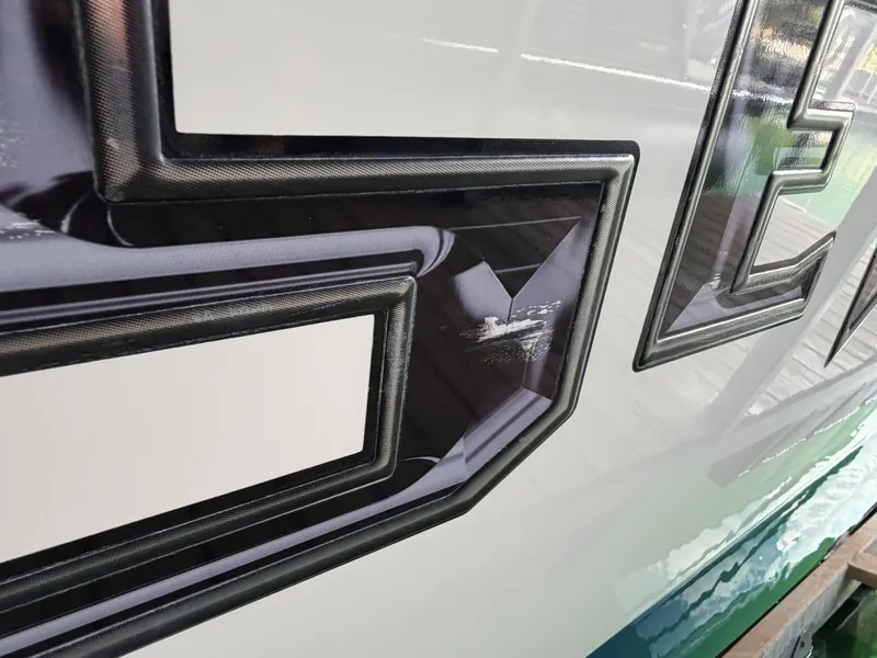 Slide: The Image of Malibu Wakesetter 247 LSV 2011 - 7824846