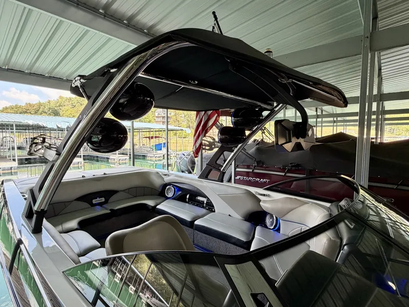 Slide: The Image of Malibu Wakesetter 247 LSV 2011 - 7824757