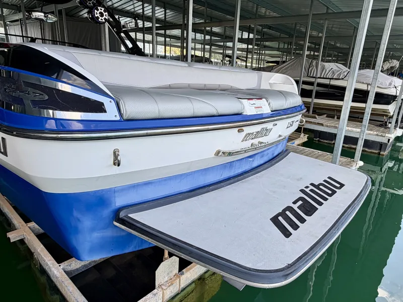 Slide: The Image of Malibu Wakesetter 247 LSV 2011 - 7824792
