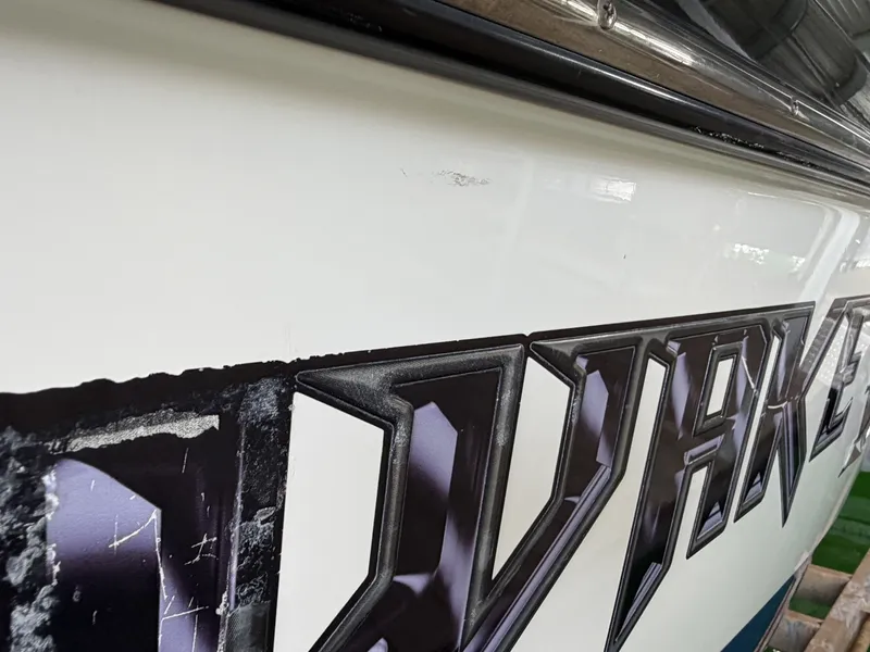 Slide: The Image of Malibu Wakesetter 247 LSV 2011 - 7824818