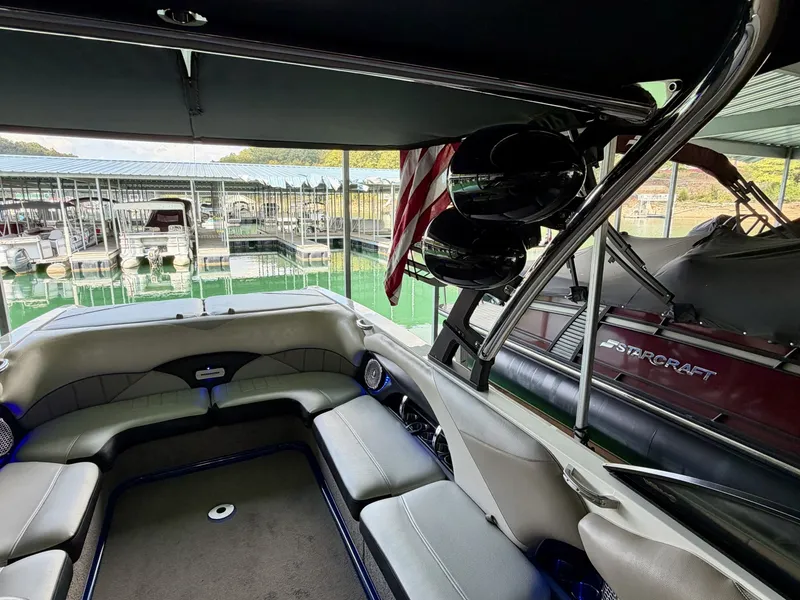 Slide: The Image of Malibu Wakesetter 247 LSV 2011 - 7824741